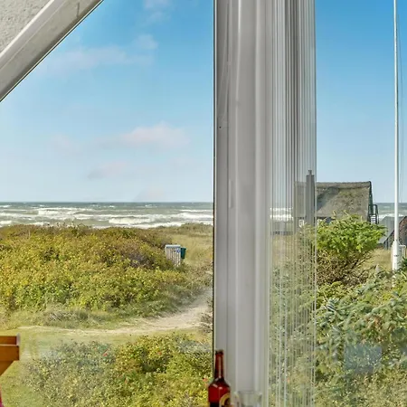 Three-bedroom In Holiday home