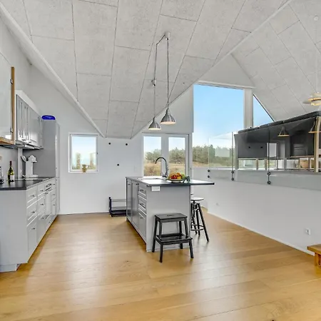 Three-bedroom In Holiday home