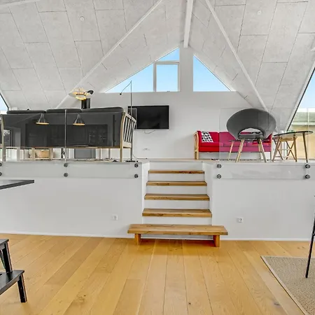 Three-bedroom In Holiday home