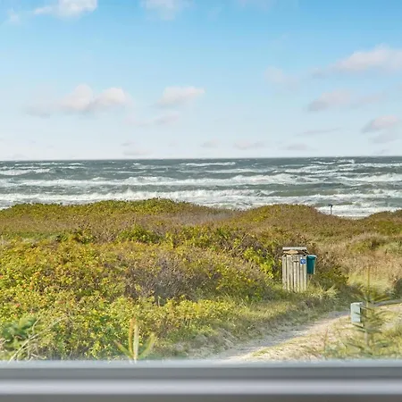 Three-bedroom In Holiday home *