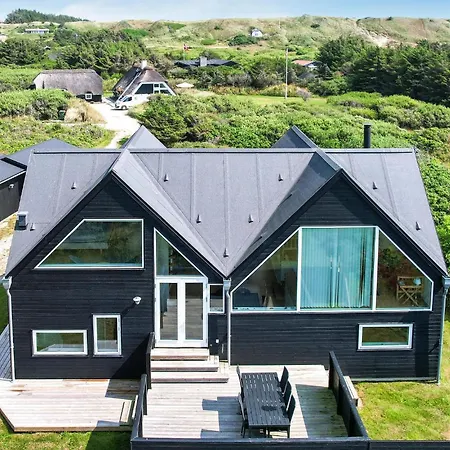 Beach Front Home In Blokhus With Wifi
