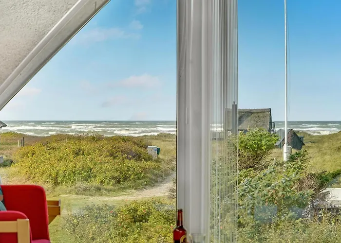 Three-bedroom In Feriehus