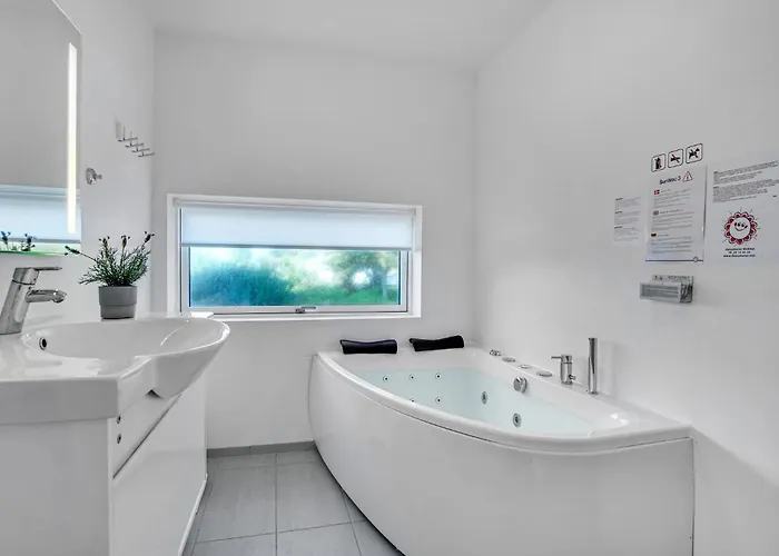 Сasa de vacaciones Three-bedroom In