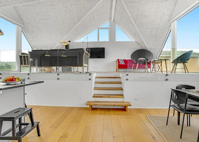 Three-bedroom In Feriehus