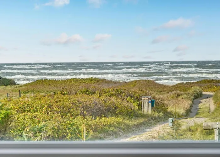 Three-bedroom In Feriehus *
